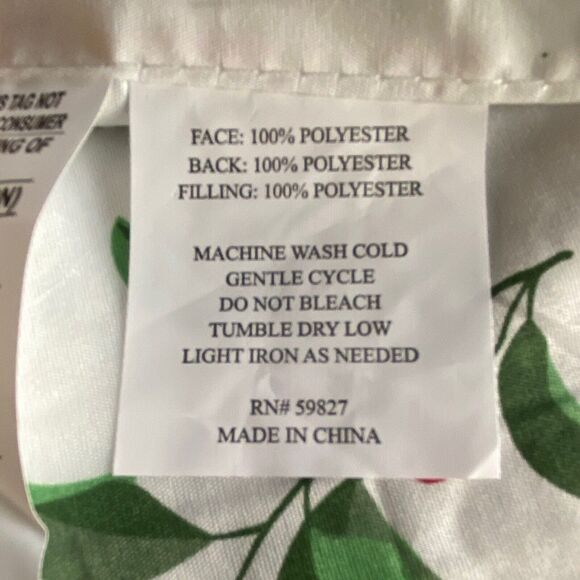 2 Christmas Poinsettia Lattice Pillow Shams Standard Quilted Holiday Decoration - Picture 9 of 9